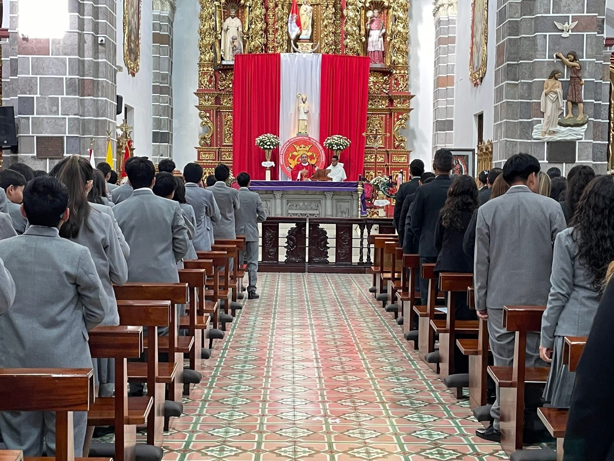 Eucaristía en honor a San Pedro Pascual, con estudiantes y personal administrativo